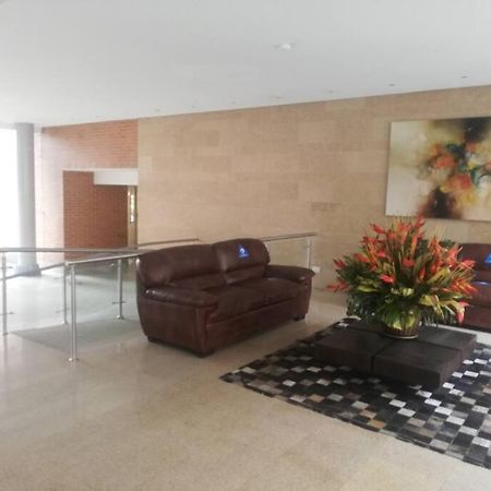 Hermosa Habitacion Privada En Conjunto Residencial Cerca Al Aeropuerto Y Terminal De Bogota, Zonas Comunes Se Comparten Con 1 Persona Apartman Kültér fotó