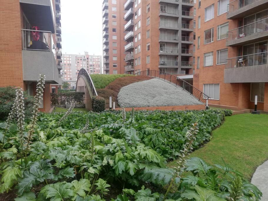 Hermosa Habitacion Privada En Conjunto Residencial Cerca Al Aeropuerto Y Terminal De Bogota, Zonas Comunes Se Comparten Con 1 Persona Apartman Kültér fotó