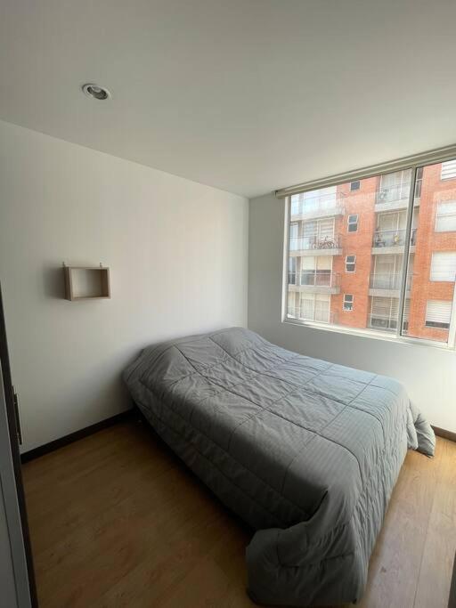 Hermosa Habitacion Privada En Conjunto Residencial Cerca Al Aeropuerto Y Terminal De Bogota, Zonas Comunes Se Comparten Con 1 Persona Apartman Kültér fotó