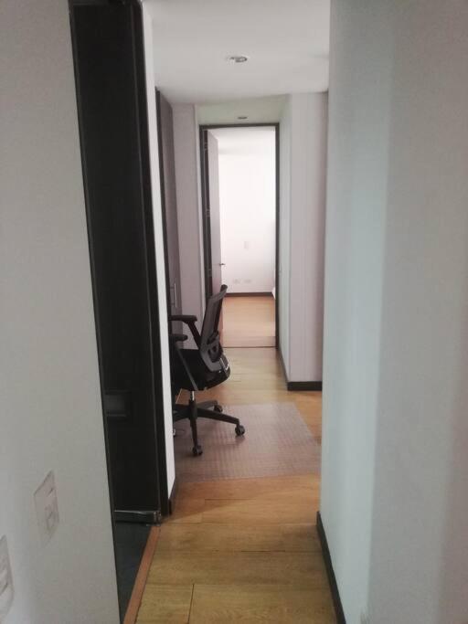 Hermosa Habitacion Privada En Conjunto Residencial Cerca Al Aeropuerto Y Terminal De Bogota, Zonas Comunes Se Comparten Con 1 Persona Apartman Kültér fotó