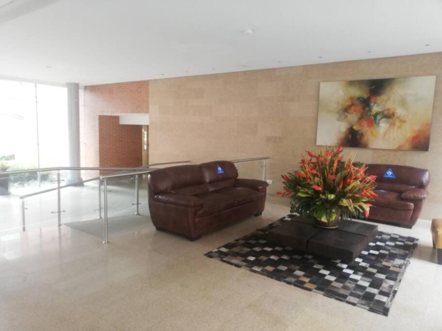 Hermosa Habitacion Privada En Conjunto Residencial Cerca Al Aeropuerto Y Terminal De Bogota, Zonas Comunes Se Comparten Con 1 Persona Apartman Kültér fotó